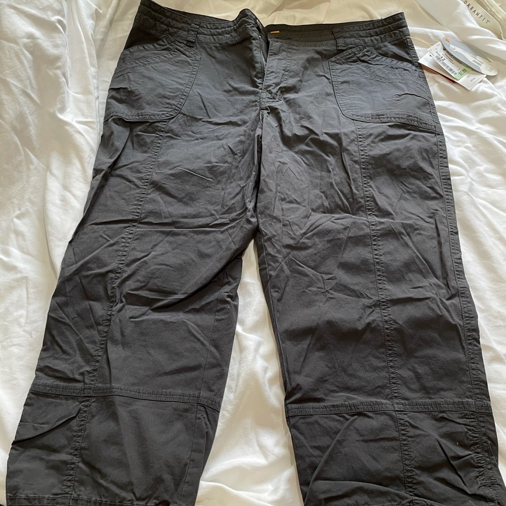 Lucy gray capris size large Brand New With Tags